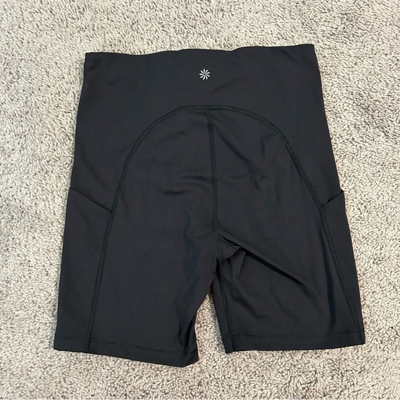 Athleta Ultimate Stash pocket 7” Short - Picture 5 of 7